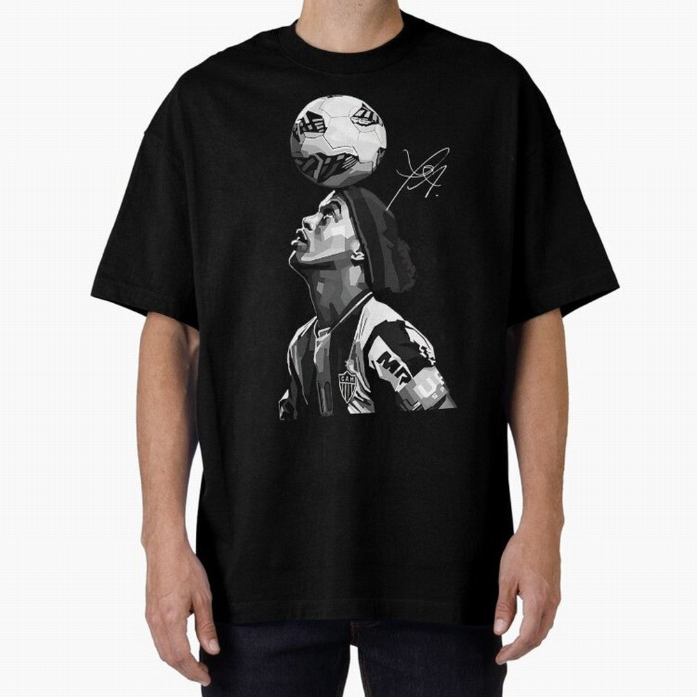 Ronaldinho - black white Oversized T-Shirt Spotlight FIFA World Cup 2026 Spirit, Capturing Spain and Netherlands, Messi, Neymar and Mbappe, Football History, Final Match Energy, Crowd Noise and Once in a Lifetime Moments; Ideal for Fans Who Follow