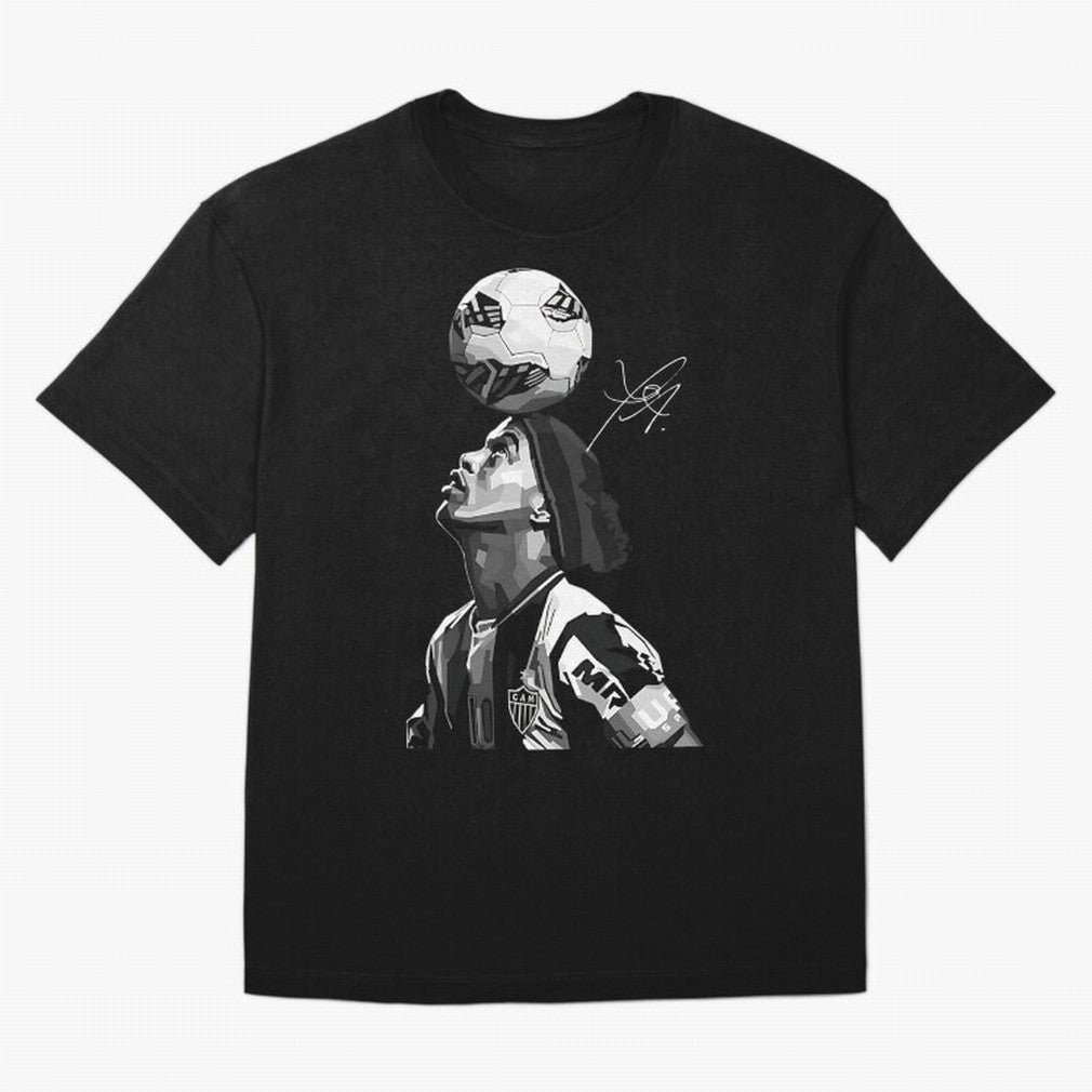 Ronaldinho - black white Oversized T-Shirt Spotlight FIFA World Cup 2026 Spirit, Capturing Spain and Netherlands, Messi, Neymar and Mbappe, Football History, Final Match Energy, Crowd Noise and Once in a Lifetime Moments; Ideal for Fans Who Follow