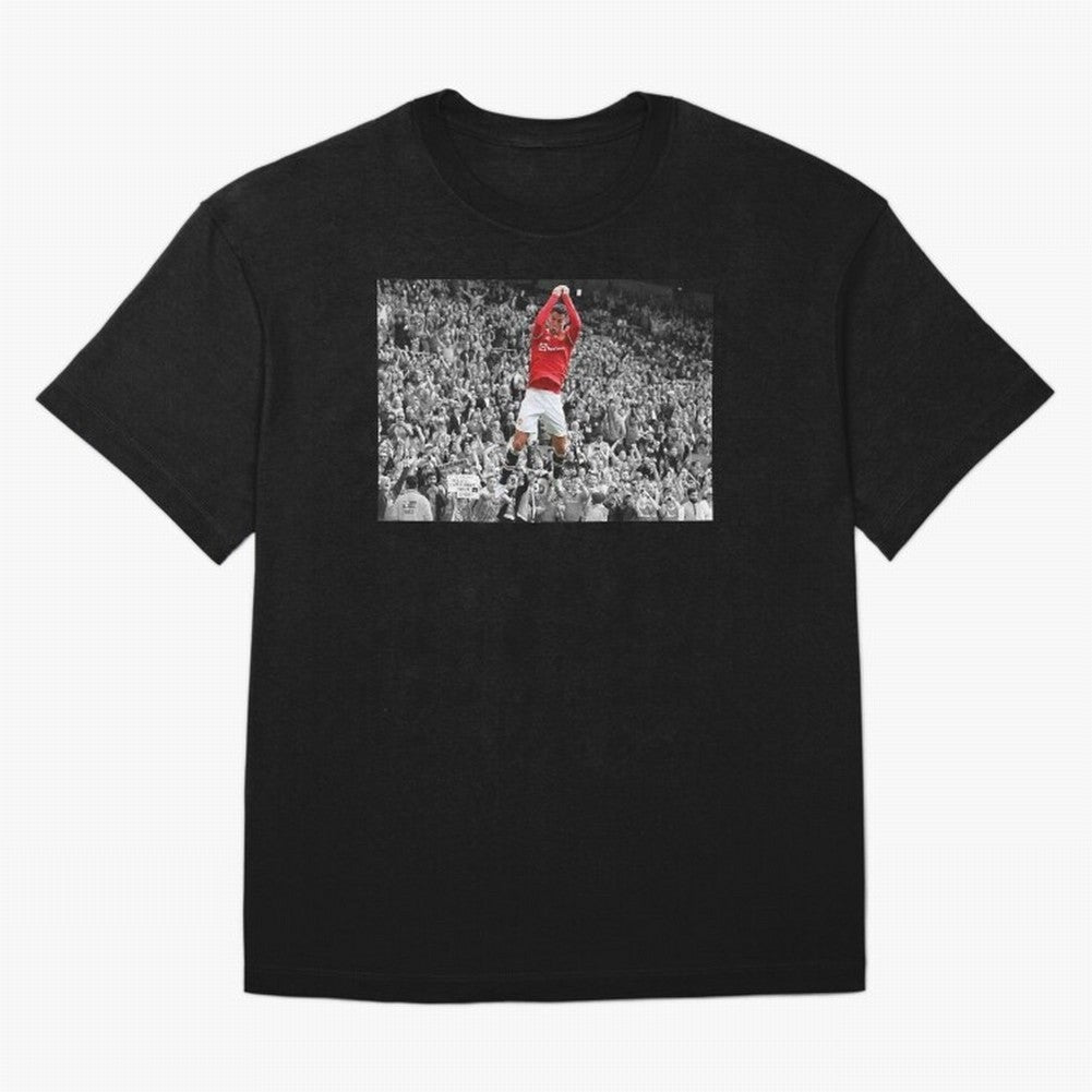 CR7 celebration Oversized T-Shirt Follow FIFA World Cup 2026 USA Canada Mexico Connected to Messi, Spain Energy, Vintage Soccer Flavor, Modern Football Stars, National Flags and Final Night Emotion; Created for Match Day Parties, Soccer Gifts, Fan