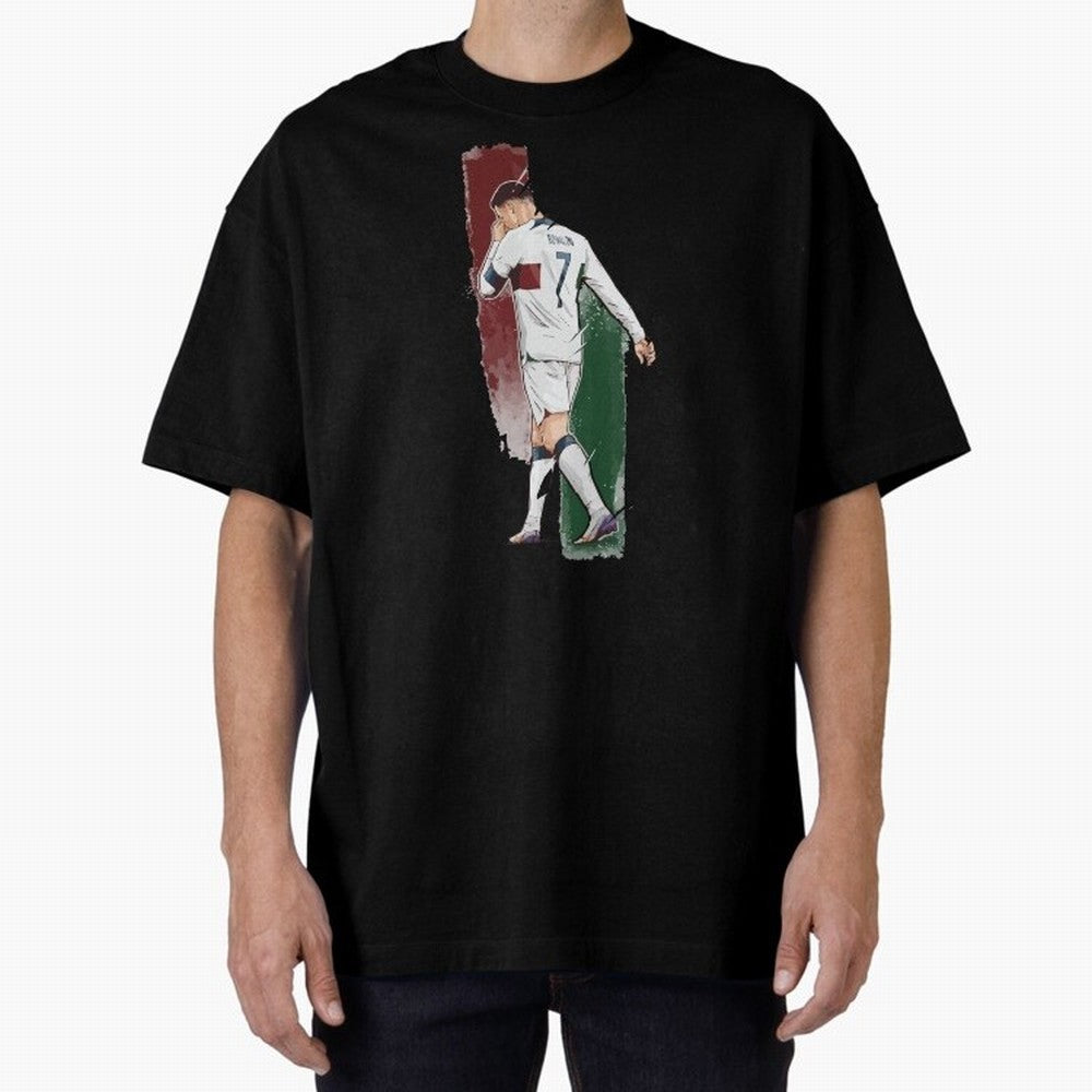Ronaldo Crying World Cup 2022 Oversized T-Shirt Support the FIFA World Cup 2026 Group Stage Journey through CR7 and Messi Highlights, England Pride, Sports Nostalgia, International Competition, Famous Players and Unforgettable Victories; Ideal for