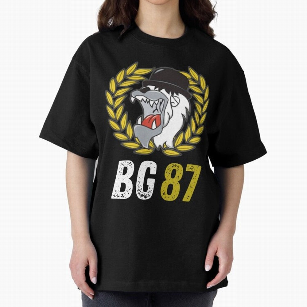 Mala Suerte 87 (Hinchas Del Lyon) Camiseta Esencial Oversized T-Shirt Feel the Heartbeat of FIFA World Cup 2026 USA Canada Mexico Highlighting CR7, England, France and Netherlands Energy, Championship Spirit, Famous Goals, Roaring Crowds and