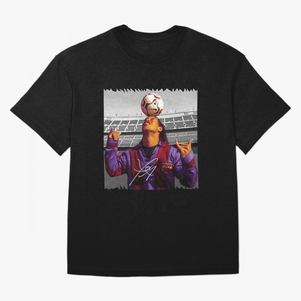 Ronaldinho - vintage Oversized T-Shirt Embrace Global Football Passion for FIFA World Cup 2026, Capturing Mbappe and Neymar, Brazil, Portugal and Argentina, Retro Football Energy, Iconic Rivalries, Trophy Chase Drama and Stadium Atmosphere; Great