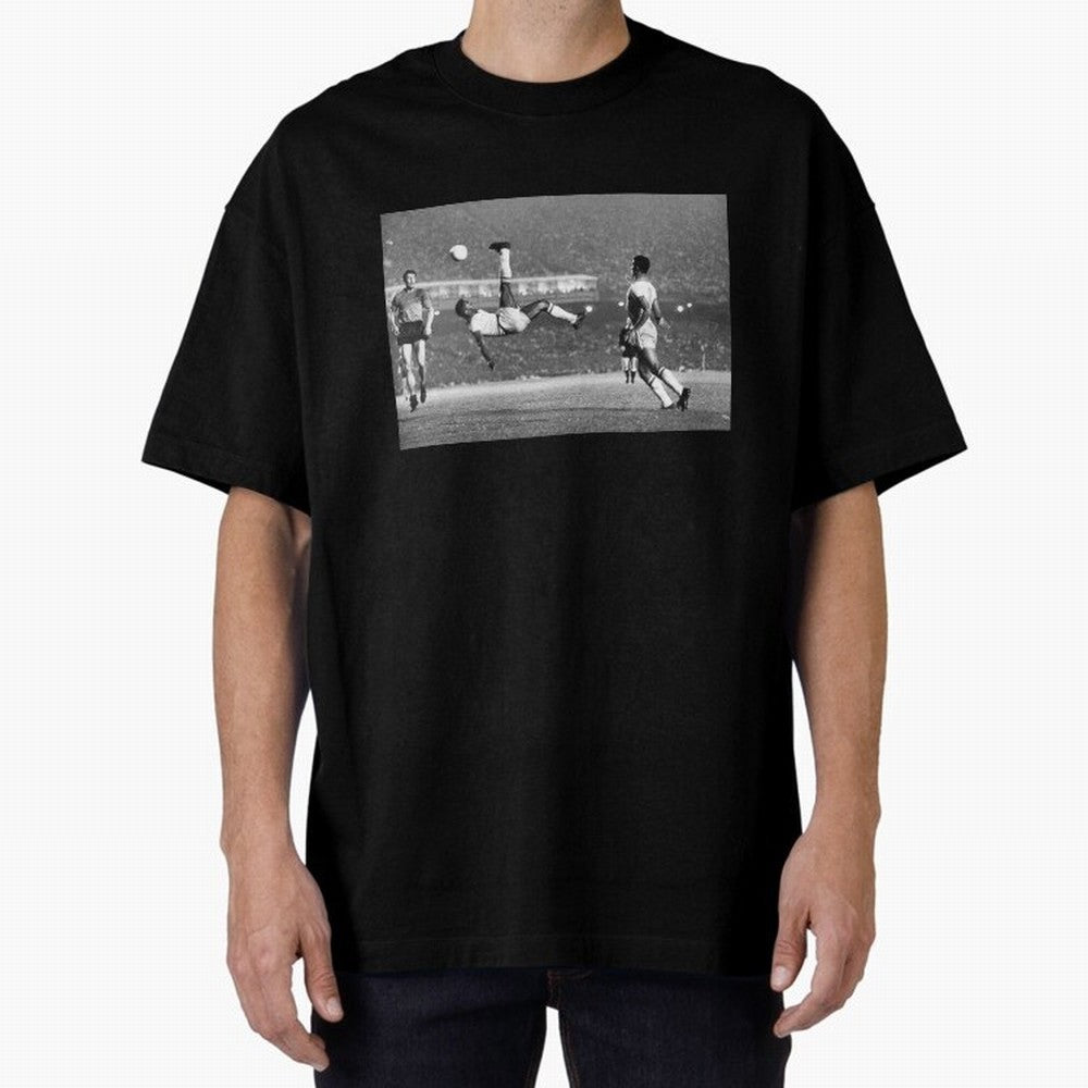 PELE LEGENDARY BICYCLE KICK BLACK AND WHITE5 Oversized T-Shirt Feel the Trophy Chase of Global Football Passion for FIFA World Cup 2026, Filled with Haaland and Mbappe, Spain, Stadium Chants, National Pride, Trophy Dreams and Unforgettable Football
