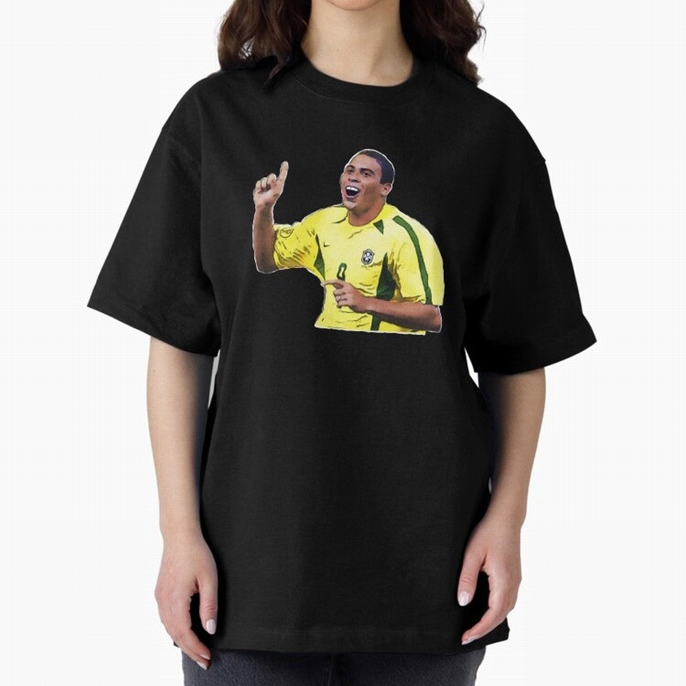 Ronaldo R9 - Brazil Oversized T-Shirt Carry Match Day Hype around FIFA World Cup 2026, Cristiano Ronaldo, Haaland and CR7, Portugal, Sports Nostalgia, International Competition, Famous Players and Unforgettable Victories; Ideal for Fans Who Follow