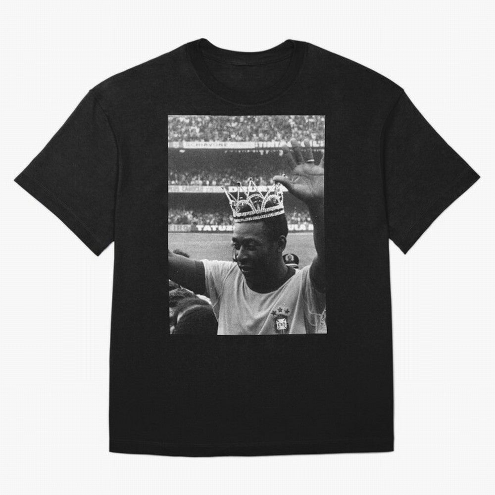 Pel¨¦ wears the crown Classic T-Shirt Feel the Roar of FIFA World Cup 2026 with Messi, Neymar and Mbappe, Argentina, France and Brazil Energy, Championship Spirit, Famous Goals, Roaring Crowds and International Football Unity; Great for Watch